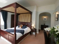 bedroom1